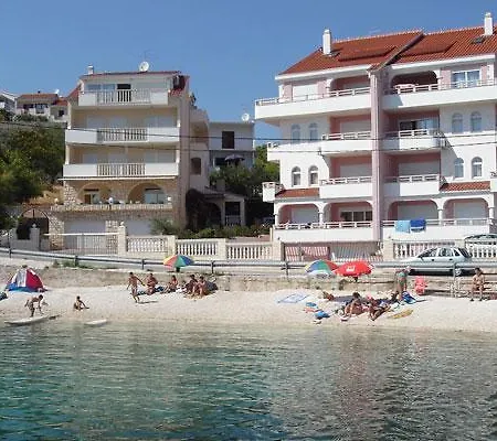 Appartement Argola Apartments *
